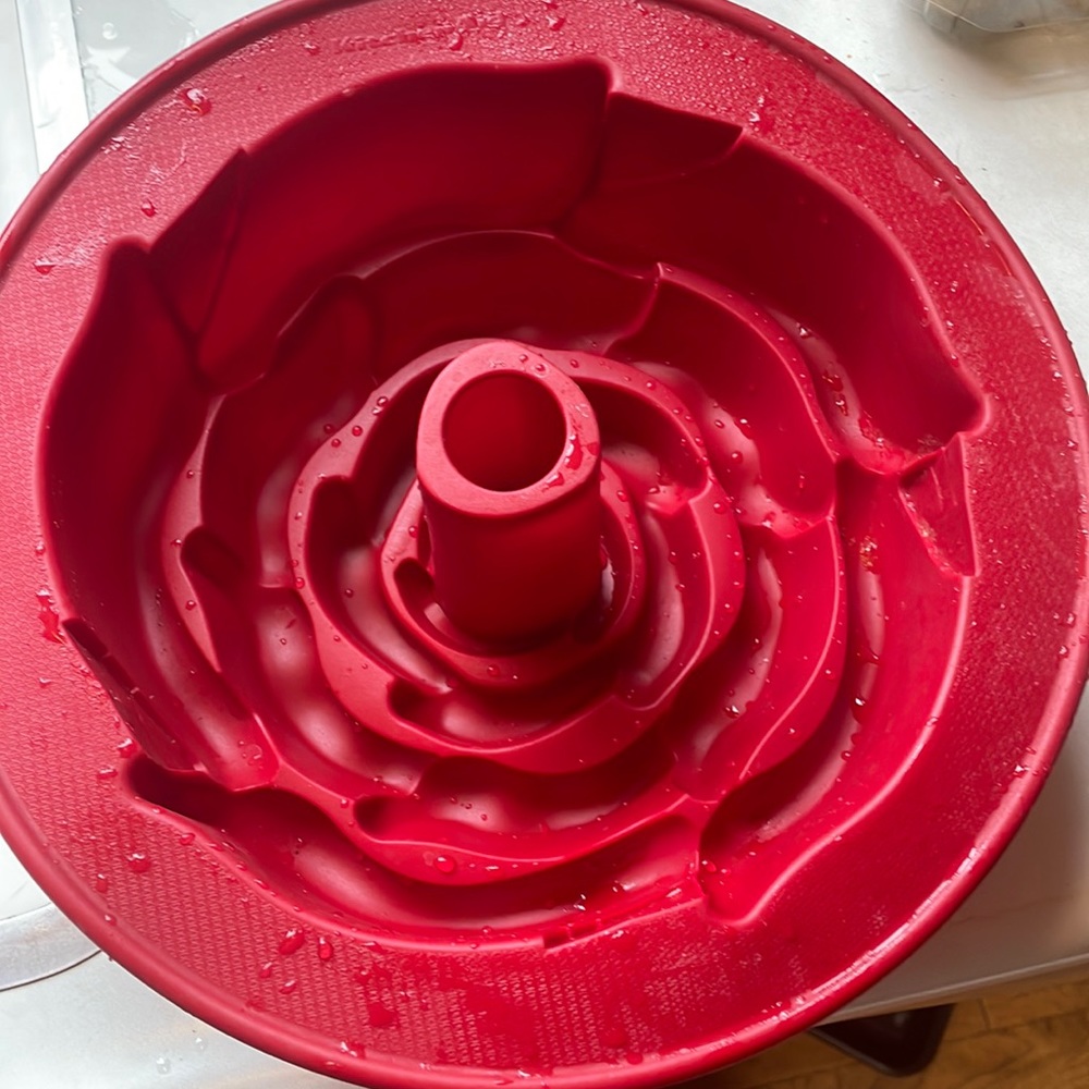 Valentines Red Rose KitchenAid Silicon Bundt Pan